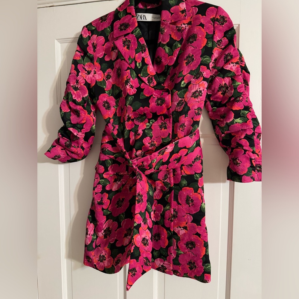 ❌SOLD❌ Zara Pink Floral Belted Blazer Dress